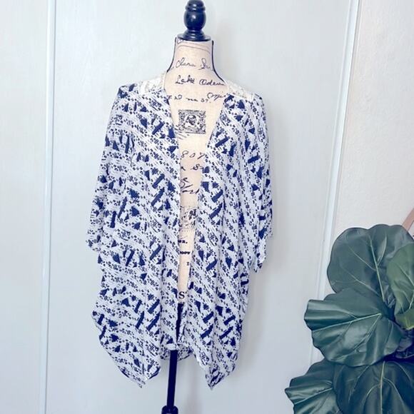 Painted Threads Boho Chic Kimono with Crochet Back Insert Size Large - Picture 2 of 5